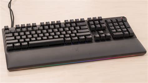 Razer BlackWidow V3 Pro vs Razer Huntsman V2 Analog Side-by-Side ...