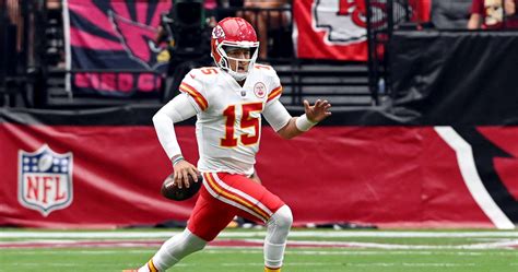 Patrick Mahomes Downplays Wrist Injury After Chiefs' Win: 'Everything Feels Good' | News, Scores ...