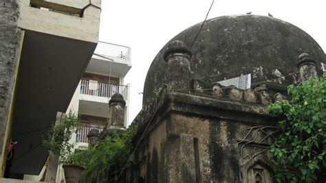 Chasing History: unknown monument in munirka village