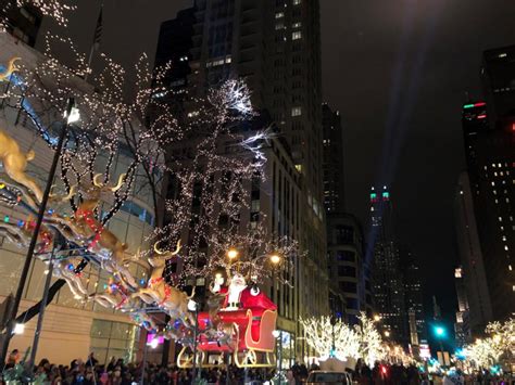 Best Spots for Christmas Lights in Chicago | Holiday Light Shows & Events