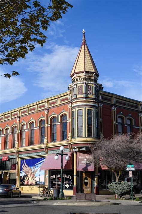 Davidson Building Tower Corner in Downtown Ellensburg Editorial Image ...