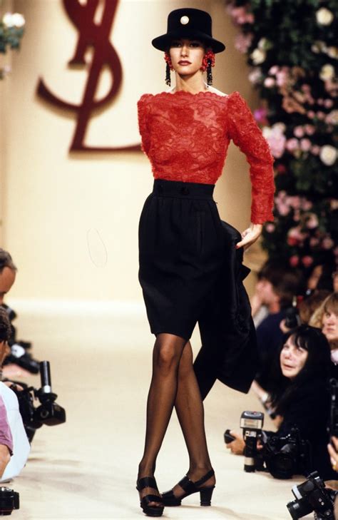 Paris Fashion Week History: Gorgeous Vintage Photos Show The Catwalk Shows Throughout The Years ...