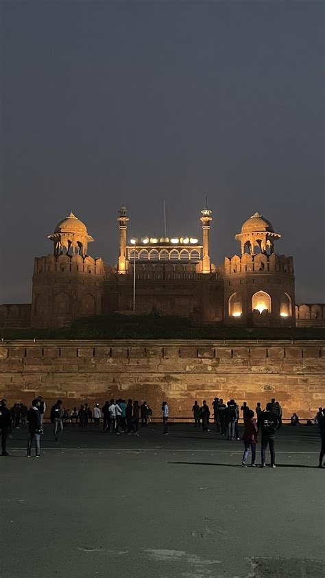 Red fort at night : r/delhi