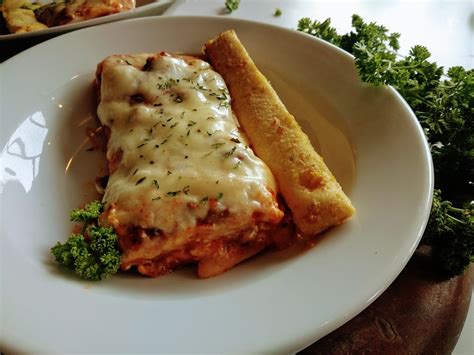 Say Yass! to Two Greenwich Lasagna Supreme Regular Pans for the price ...