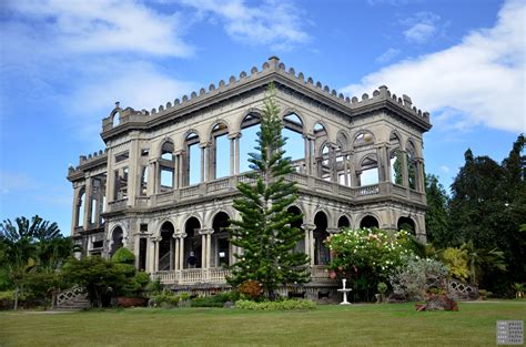 Travel Guide to Bacolod, Philippines [DIY Guide to the City of Smiles]