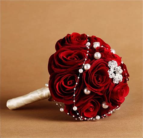 Red Rose Wedding Bouquets: 20 Ravishing Reds To Choose From