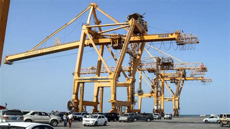 Houthi rebels withdraw from Hodeida, two other Yemeni ports