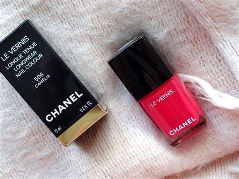 Makeup, Beauty and More: Chanel Le Vernis Longwear Nail Color in Camelia