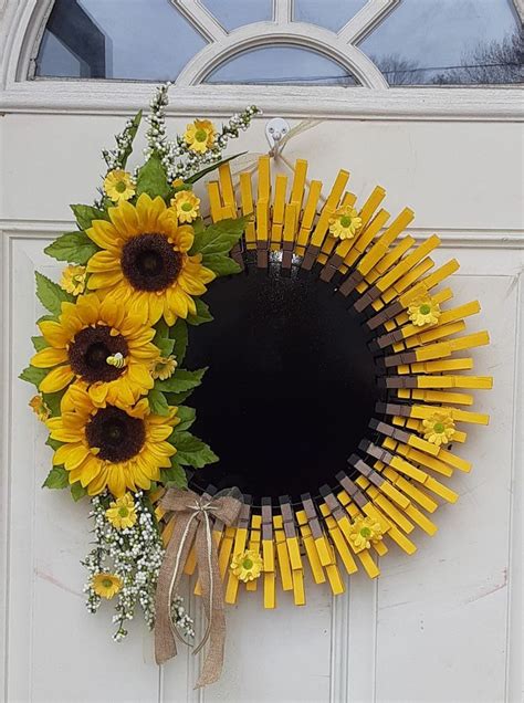 Pin by Karen Keaton on Crafts | Sunflower wreath diy, Sunflower crafts, Wreaths