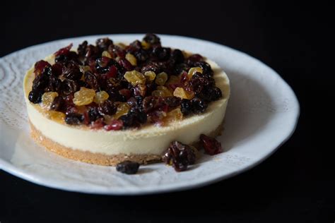 Christmas Pudding Cheesecake — Deliciously Raw