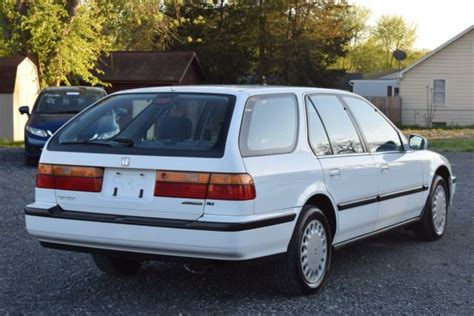 1993 Honda Accord LX Wagon 45k Miles for sale: photos, technical specifications, description