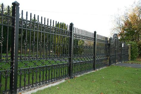 How to choose high quality wrought iron fence designs?- YouFine Sculpture