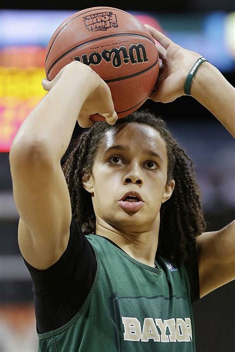 Baylor's Brittney Griner has fun while dominating