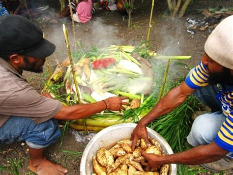 Mumu Papua New Guinea Food - michelleagner1