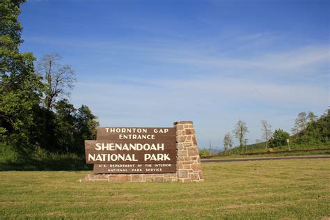 Thornton Gap Entrance Sign | on Route 211 @ Shenandoah Natio… | Flickr