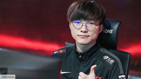 Mercedes-Benz gives Faker a free car as part of T1 sponsorship - WIN.gg