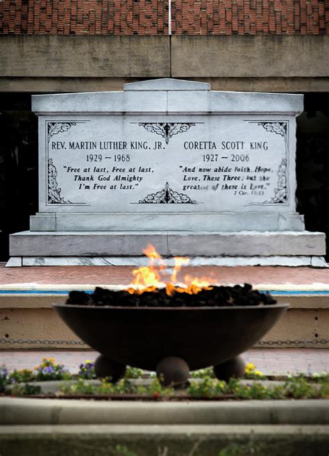 Martin Luther King Jr. Tomb Photograph by Mark Chandler - Fine Art America