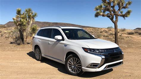 2021 Mitsubishi Outlander PHEV review: A better hybrid, but still hard ...