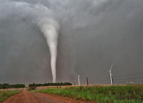 National Weather Service Is Looking For Storm Spotters | KMUW