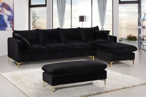 Meridian Naomi Black RF Sectional Sofa 636Black-Sectional | Black sofa living room, Black living ...