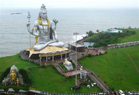 Tours and Travels: Murudeshwar Temple!