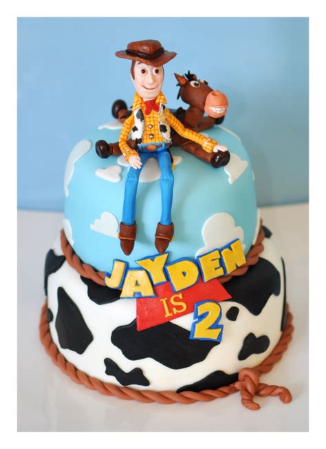 Toy Story Woody Bullseye Cake — Birthday Cakes | Toy story cakes, Toy ...