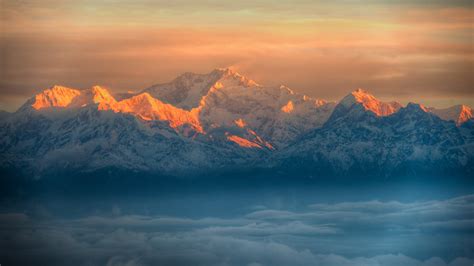 View of Kangchenjunga peak from Tiger Hill, Darjeeling, West Bengal ...