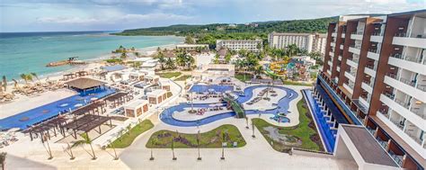 Royalton Blue Waters Montego Bay All-Inclusive Resort hotel amenities | Hotel room highlights