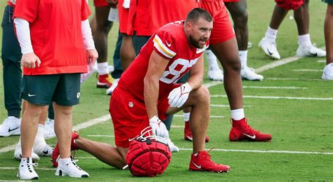 BREAKING: Ian Rapoport Provides Update On Travis Kelce's Injury