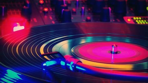 DJ turntable, shallow focus photography of vinyl record on gramophone ...