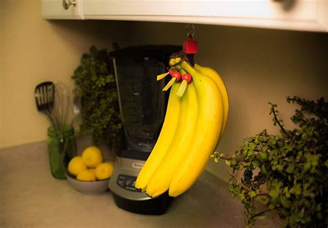 How To Store Bananas (NOBODY TELLS YOU THIS)