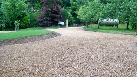 gravel-driveway-construction-using-nida-gravel-system5 | Andrews Landscaping | Guildford Landscaping