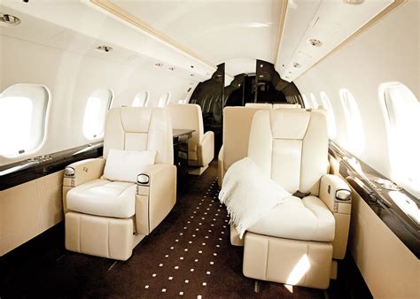 Bombardier Challenger 850 - Private Jet - Global Jet