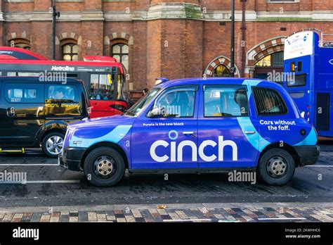 Cinch uk cars hi-res stock photography and images - Alamy