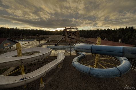 I Explored an Abandoned Water Park & Campground! 95200 x 3465] [OC ...