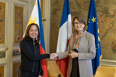 Visit of a Philippine delegation to Paris for a study mission on the ...