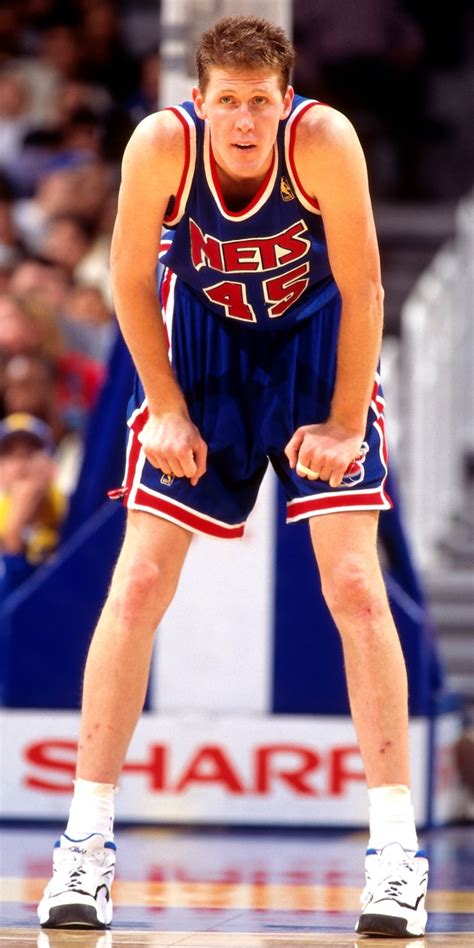 Shawn Bradley, former NBA center, paralyzed in bike accident