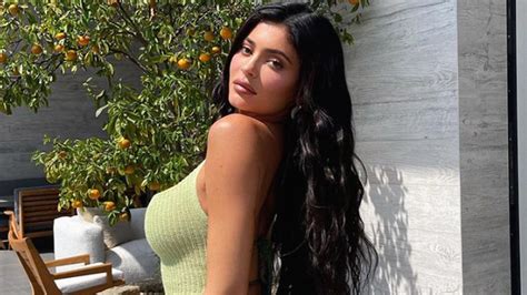 Kylie Jenner Confirms Pregnancy - And Fans Are Going Wild | Glamour UK