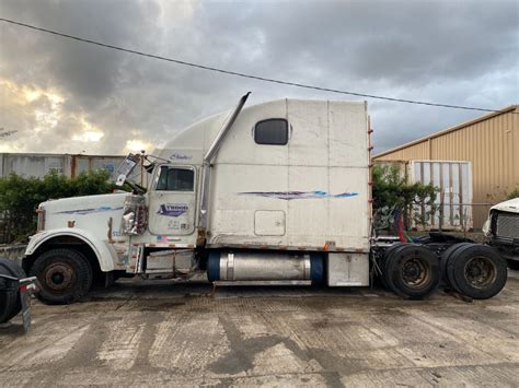 2000 Freightliner CLASSIC XL | ONE STOP TRUCK & PARTS