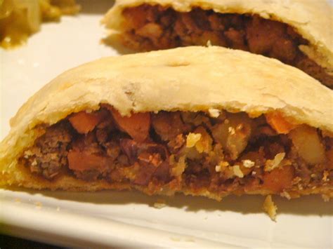 Delicious Dishings: Irish Beef Hand Pies