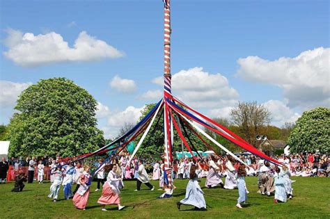 MAY you discover ancient Irish traditions? - English Language School Dublin