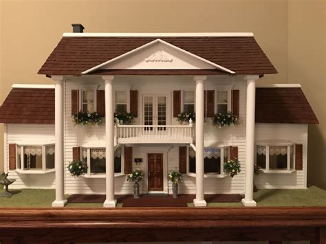 Pin by Marisa Cornett on Southern Mansion Dollhouse Ideas | Southern mansions, Miniature houses ...