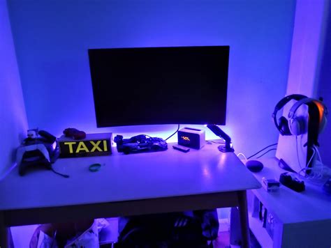 The simple console setup : r/battlestations