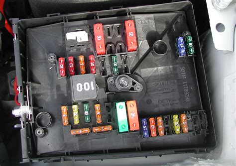 2011 Volkswagen Jetta SportWagen Fuse Box Diagrams