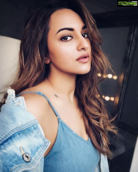 Sonakshi Sinha Instagram - DaZed in Denim... - Gethu Cinema