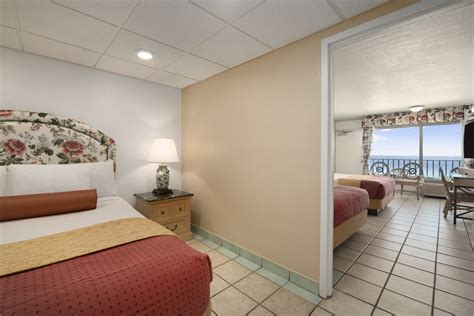 Days Inn by Wyndham Panama City Beach/Ocean Front | Panama City Beach, FL Hotels