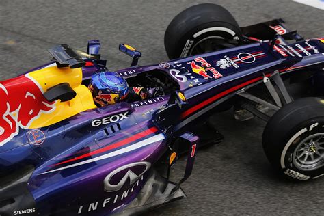 2013 Red Bull RB9 Images. Photo Barcelona-test-Day-One-Vettel-2013-07.jpg