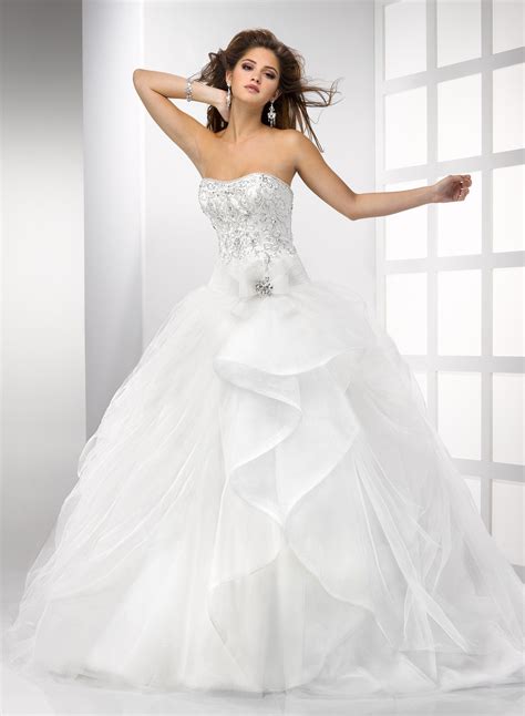 The Irresistible Attraction of Ball Gown Wedding Dresses