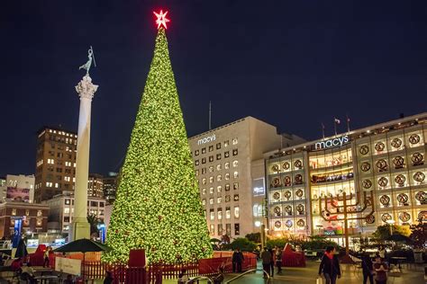 San Francisco's Union Square at Christmas: Photo Tour