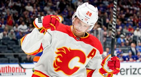 Flames’ Lindholm ready to put family scare, hockey drama behind him